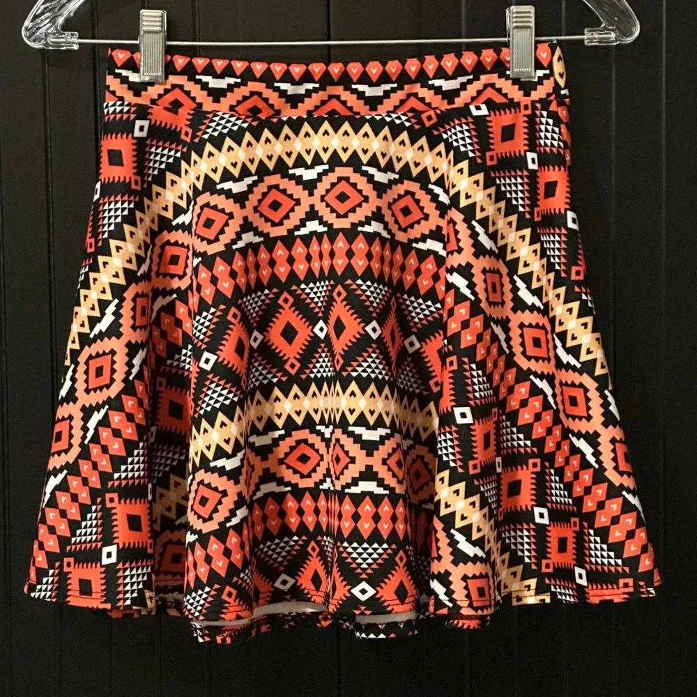 Hot Gal Mini Skirt Medium‎ Tribal Skater Y2K Aztec Print Stretch Indie